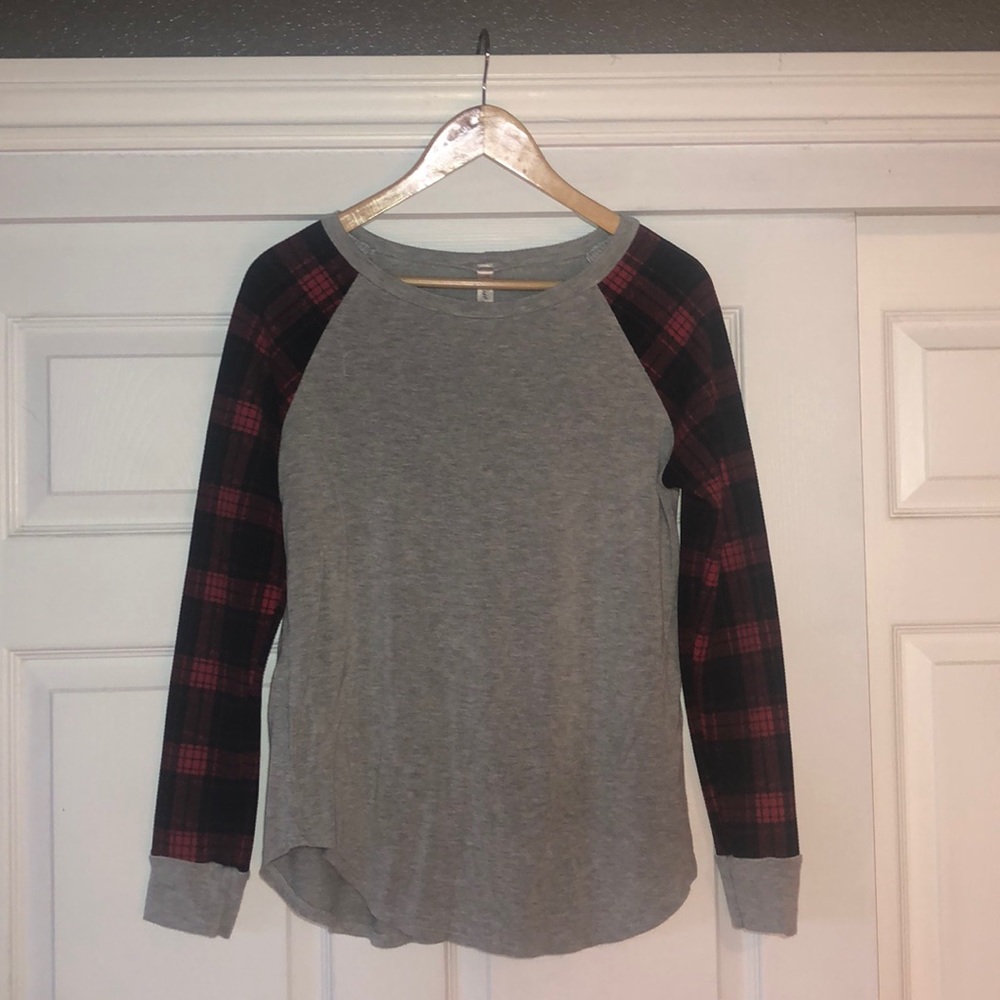 Long Sleeve Grey and Plaid Top